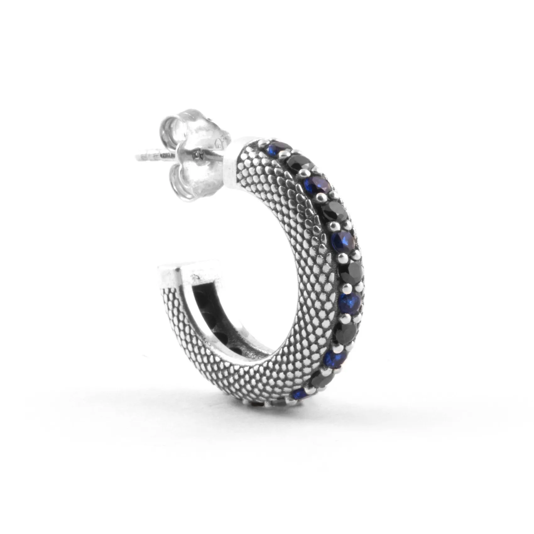 Inter Gioielli^IM X NOVE25 ORECCHINO A CERCHIO SQUAMATO CON BRILLANTI NERAZZURRI SILVER